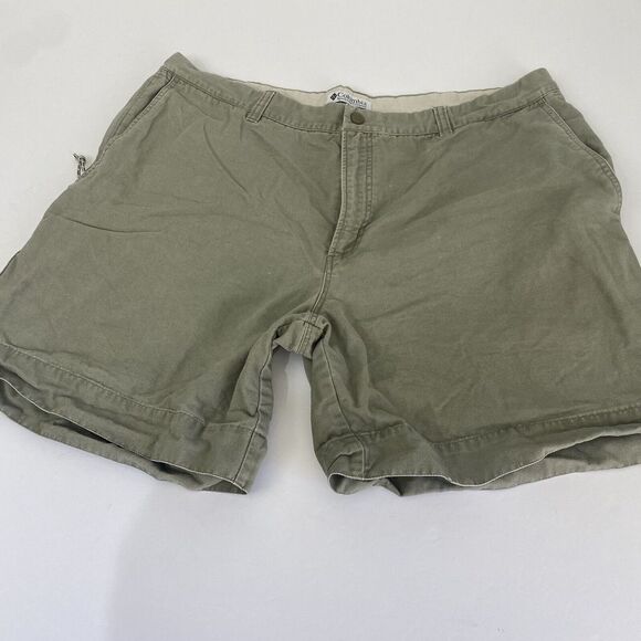 Columbia Sportswear men Olive Pockets Shorts Size 42‎ Side Utility Pre Owned - Picture 1 of 15